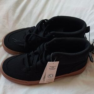 No Boundaries Mens High Top Canvas Sneakers Size 7.5. NWT